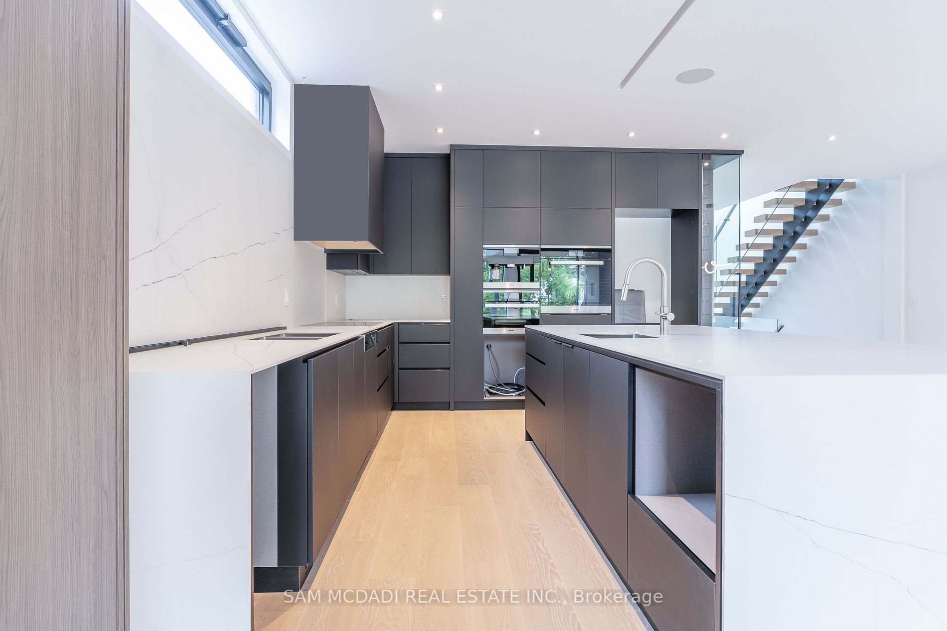 762 Montbeck Cres