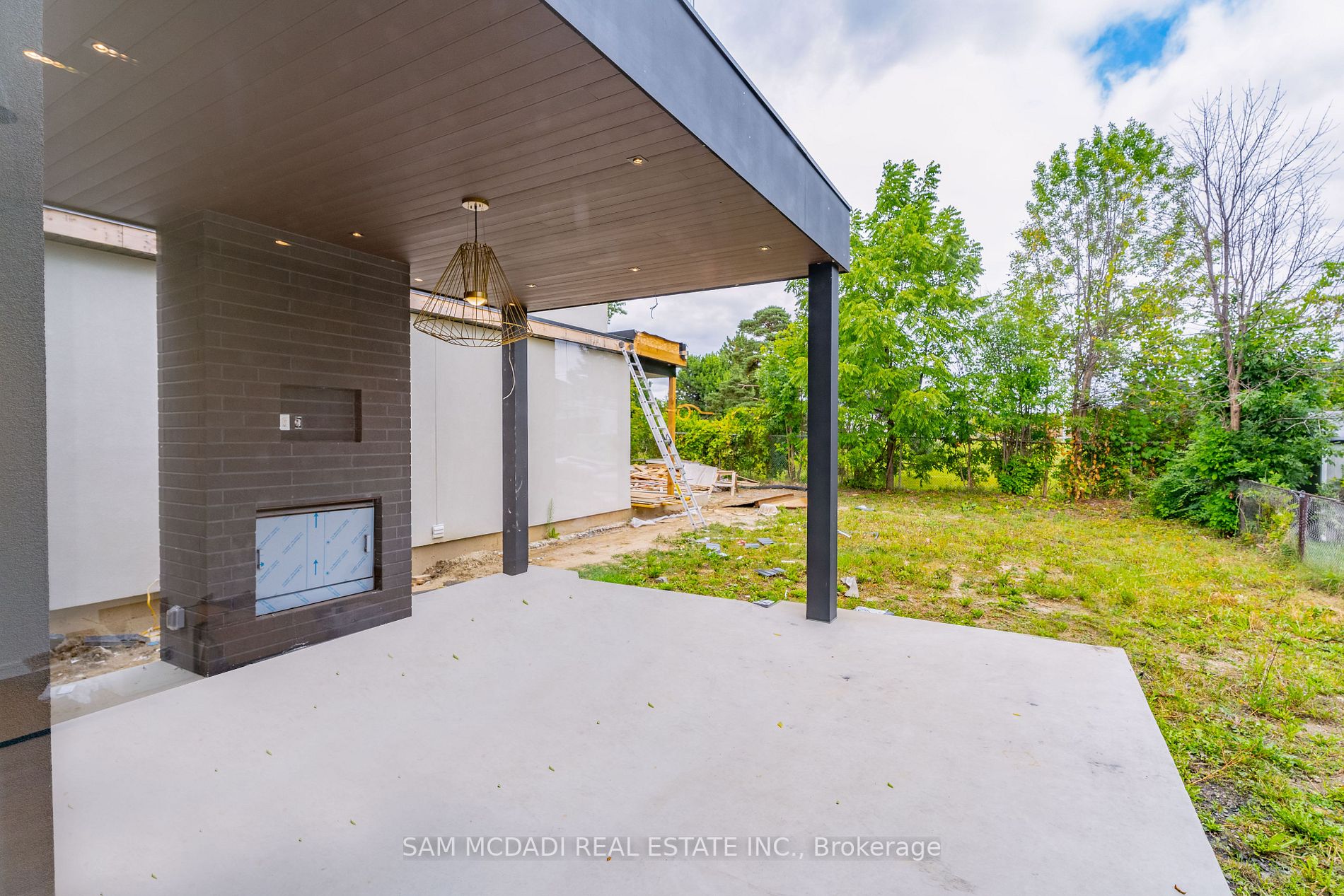762 Montbeck Cres