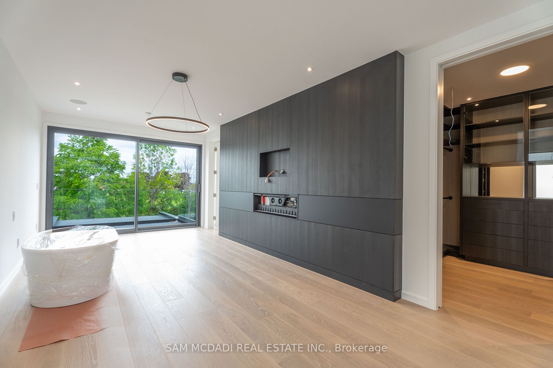 762 Montbeck Cres