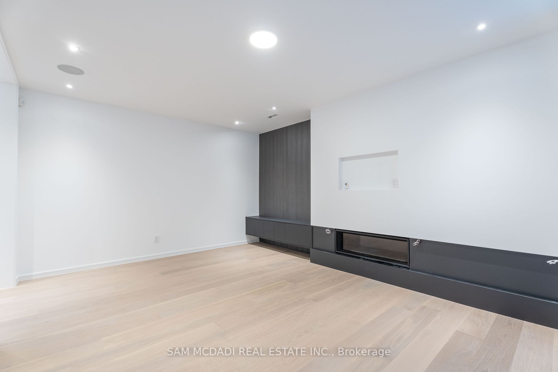 762 Montbeck Cres