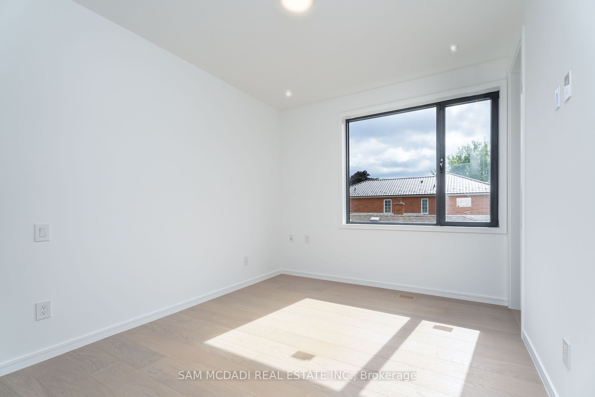 762 Montbeck Cres