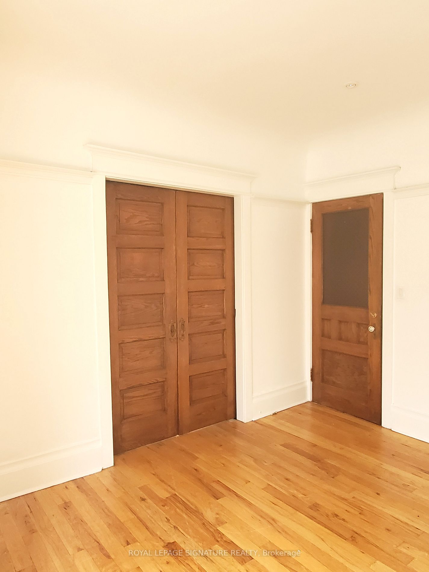 1 Maynard Ave S