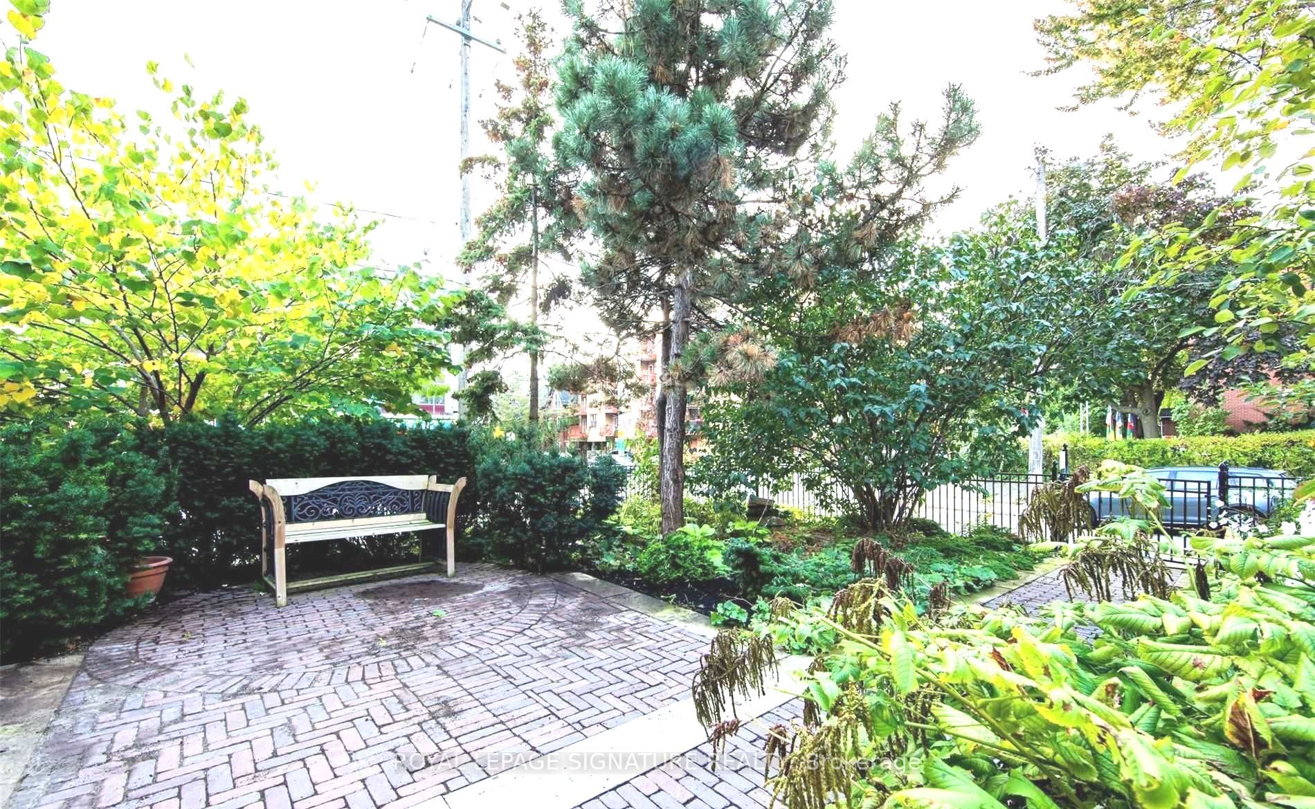 1 Maynard Ave S