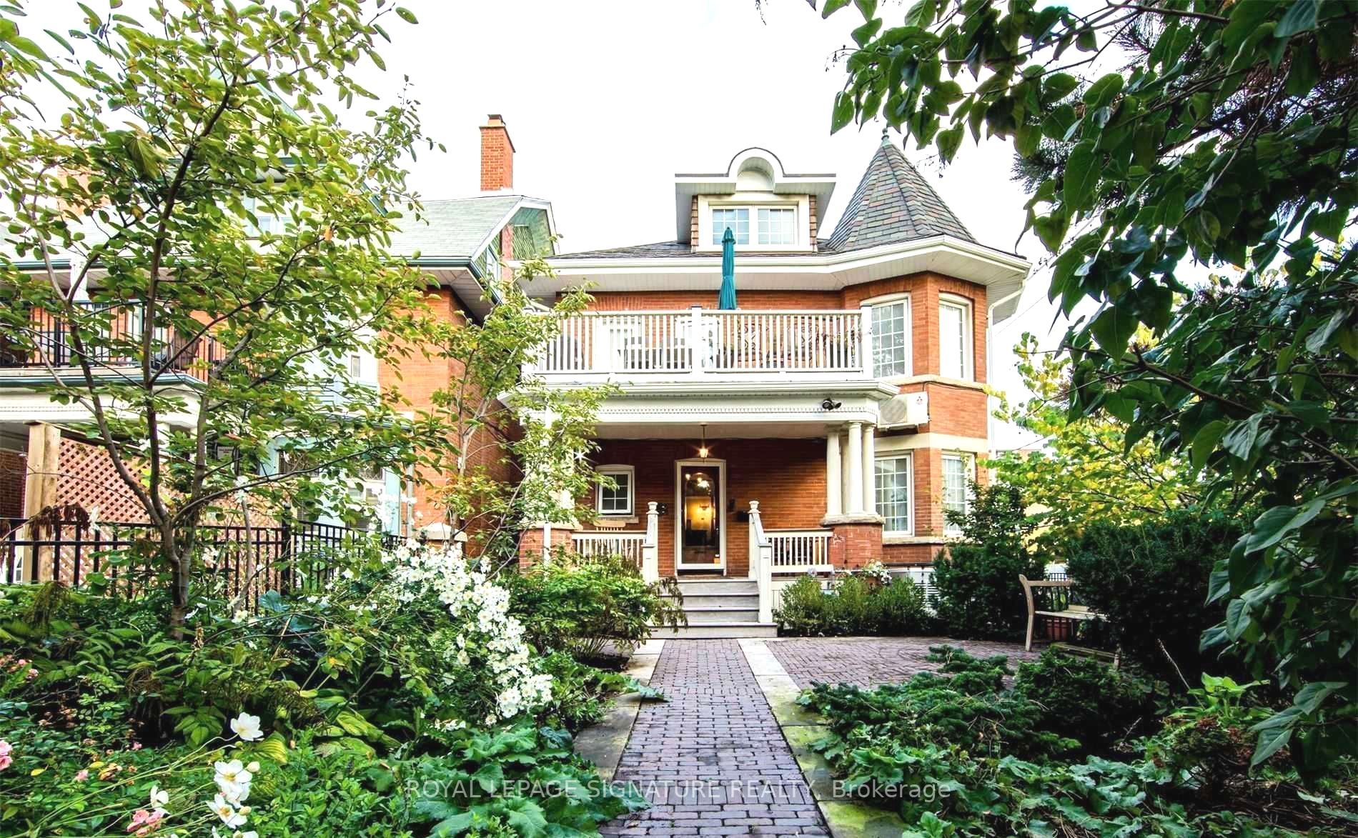 1 Maynard Ave S