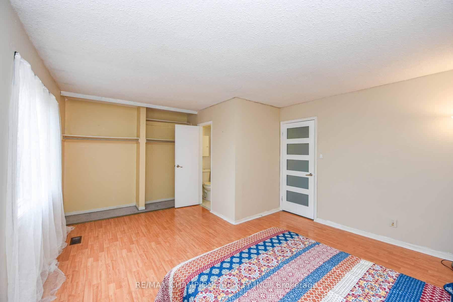 7707 Darcel Ave, #26