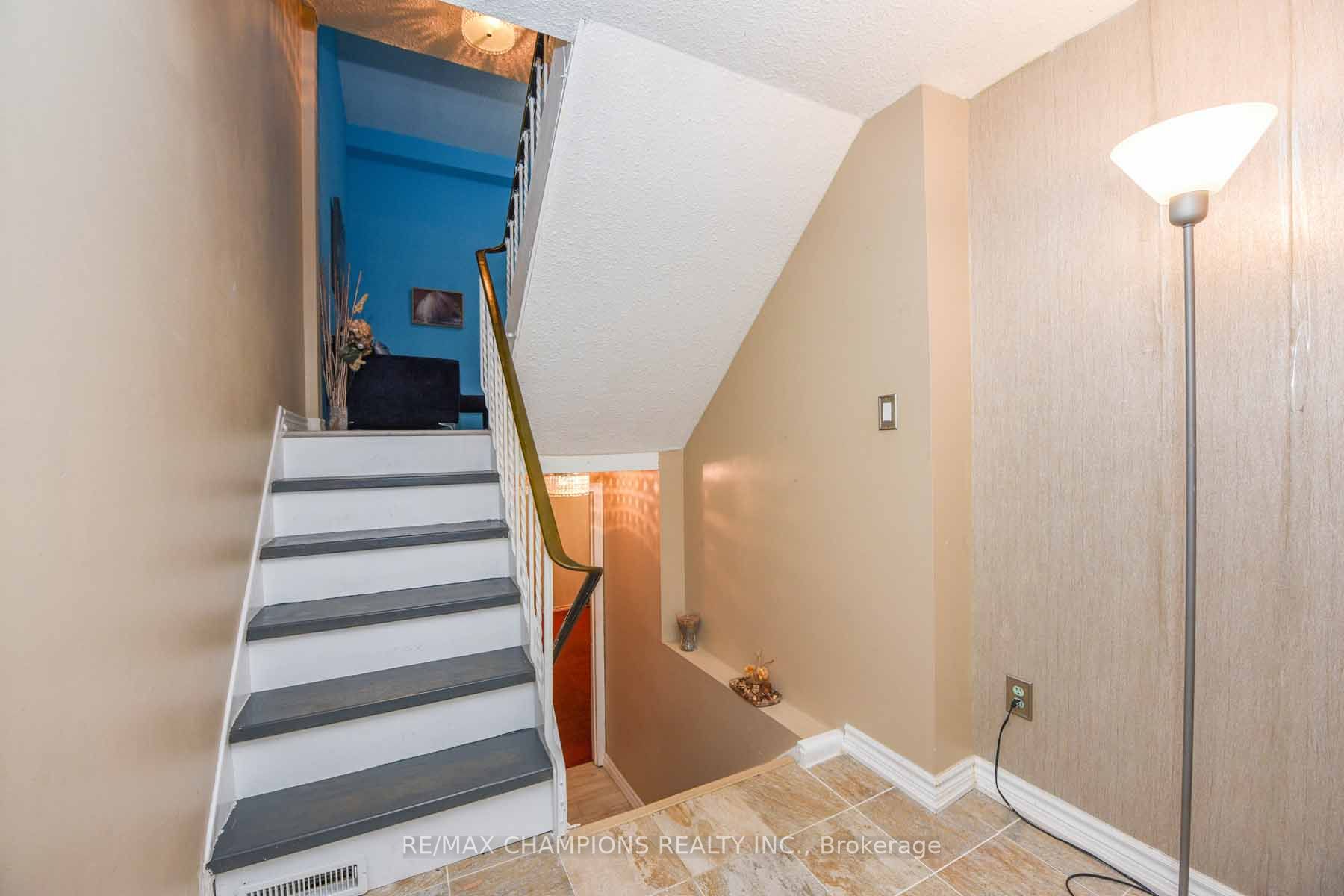 7707 Darcel Ave, #26