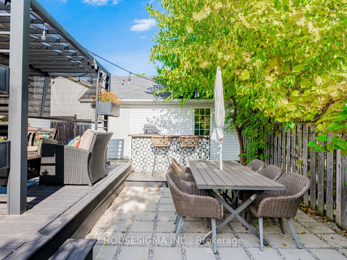 444 Plains Road W