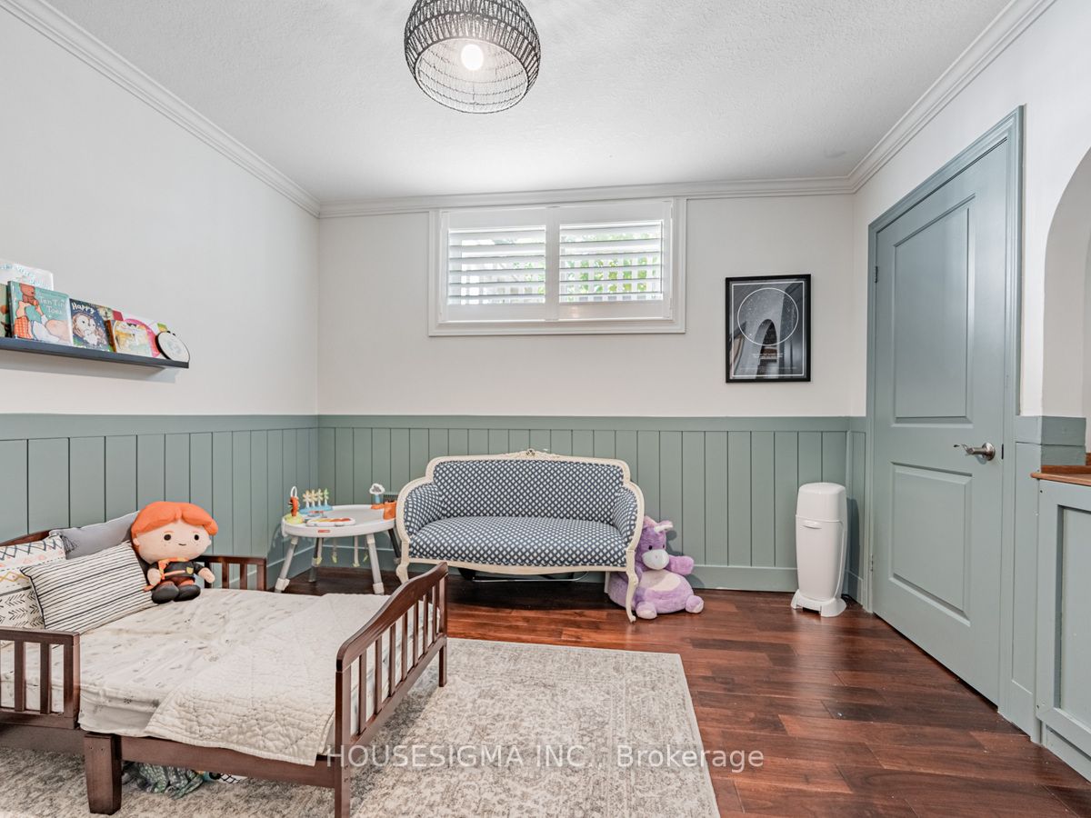 444 Plains Road W