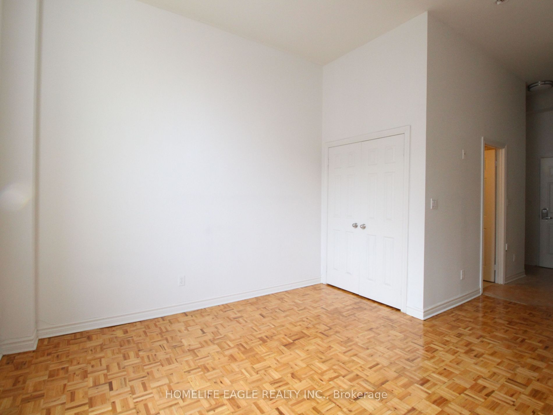 1407 Dupont St E, #313