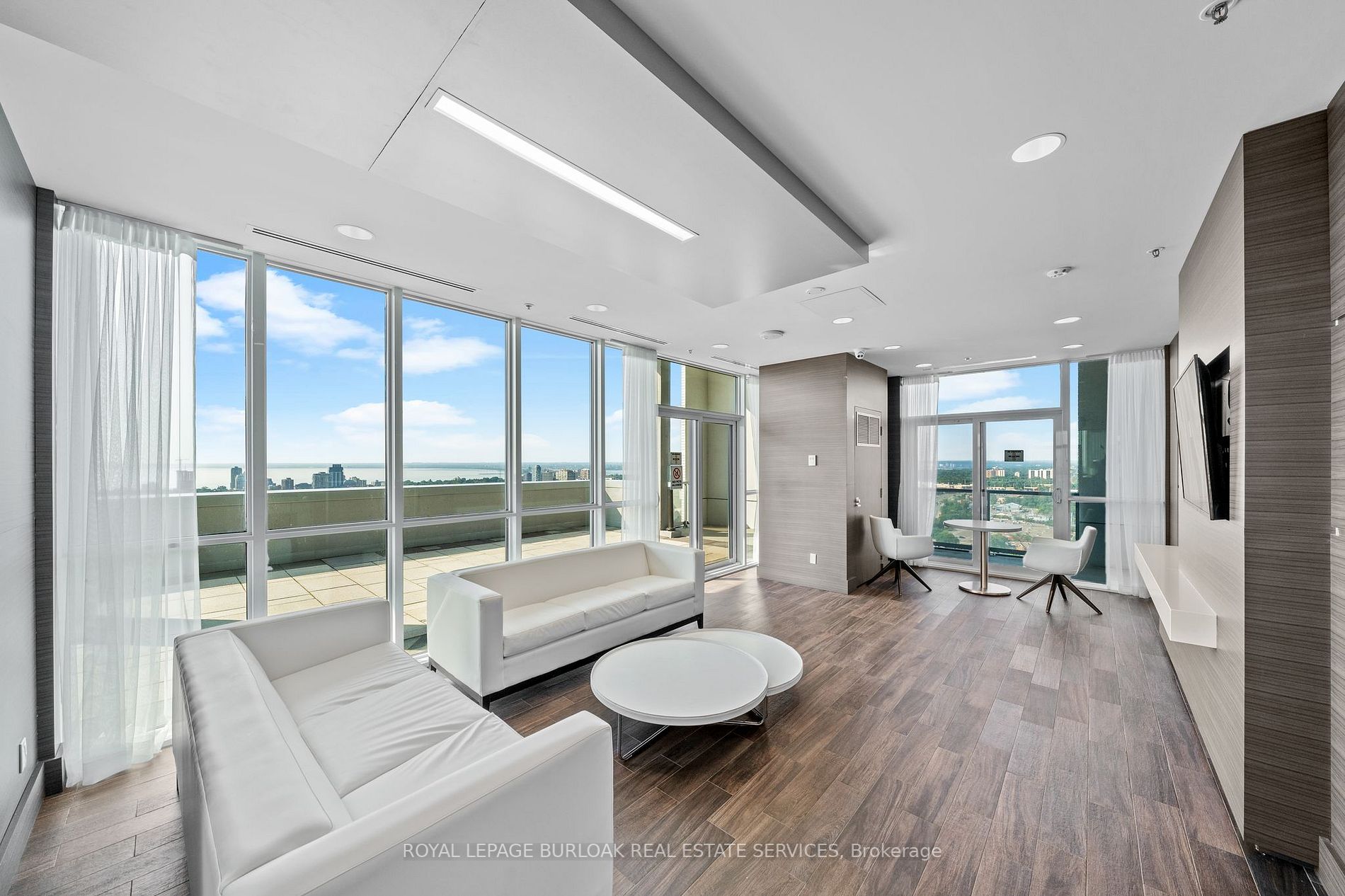 2093 Fairview Street, #706