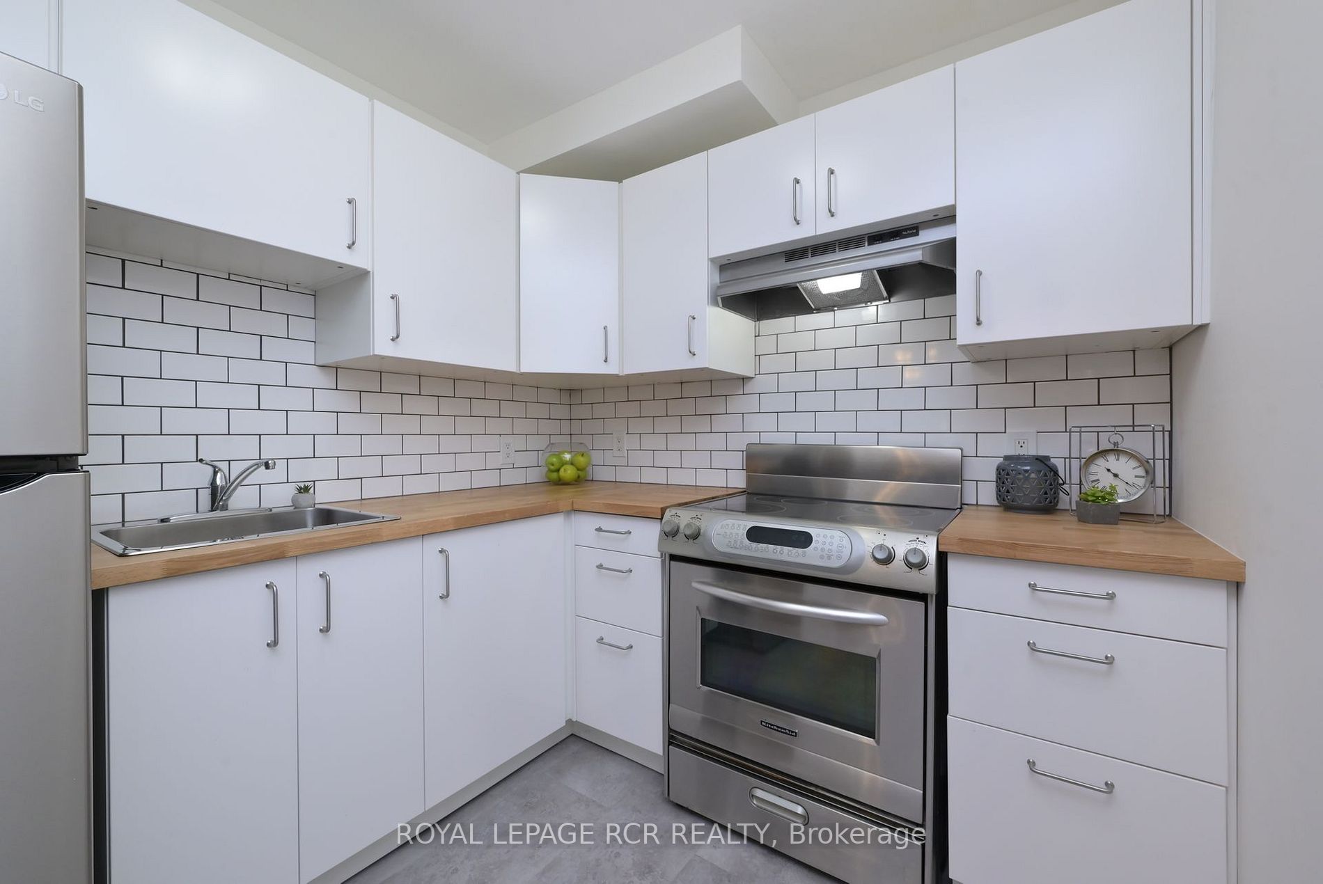 90 Lawrence Ave, #114
