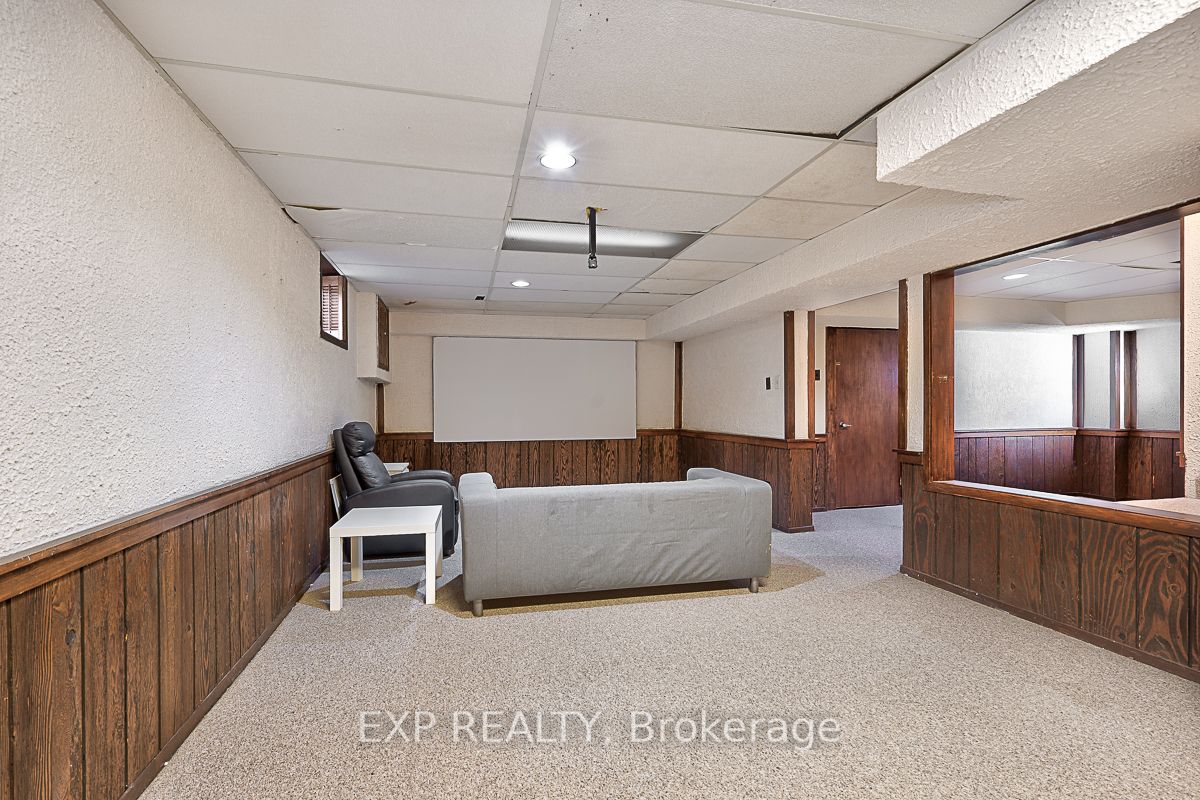 1213 Willowbrook Dr
