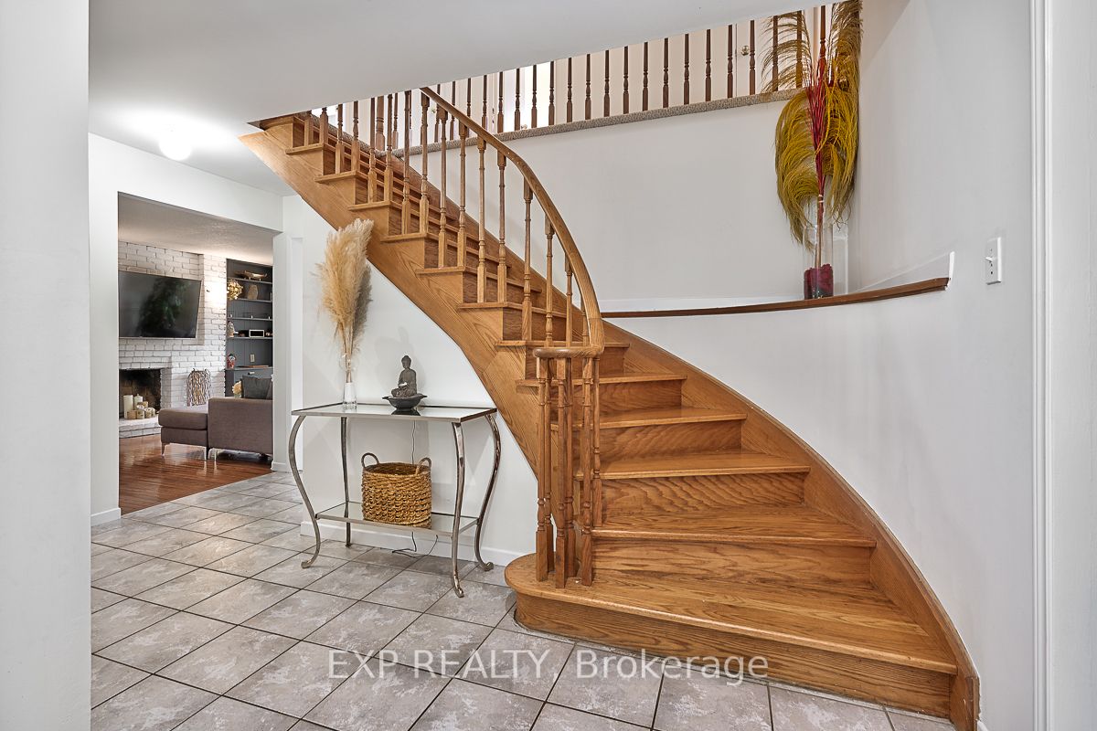 1213 Willowbrook Dr