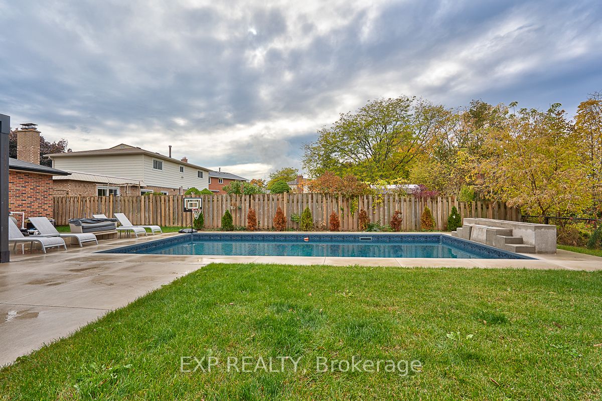 1213 Willowbrook Dr