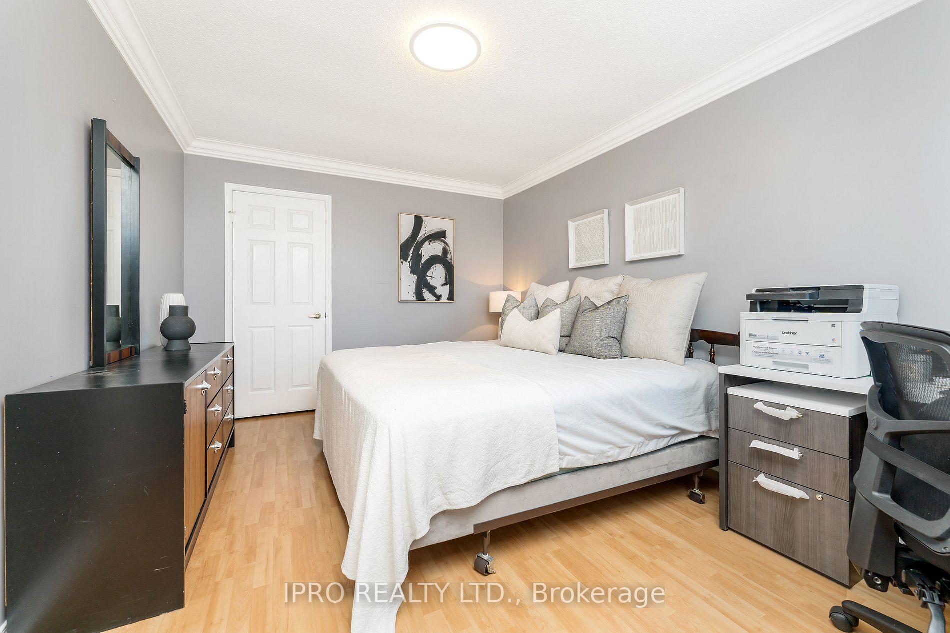 11 Turtlecreek Blvd E