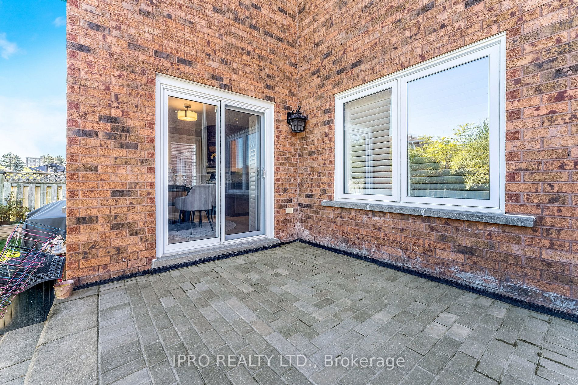11 Turtlecreek Blvd E