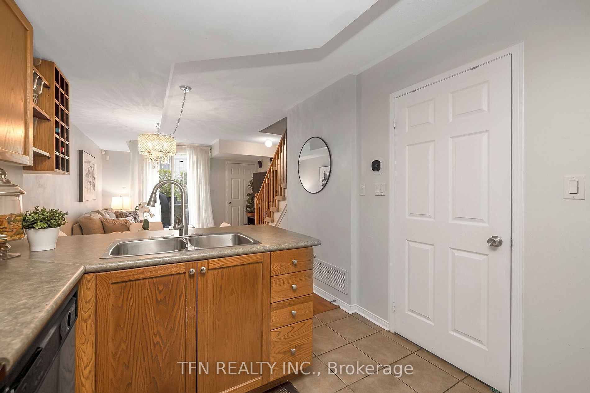 60 Turntable Cres, #81