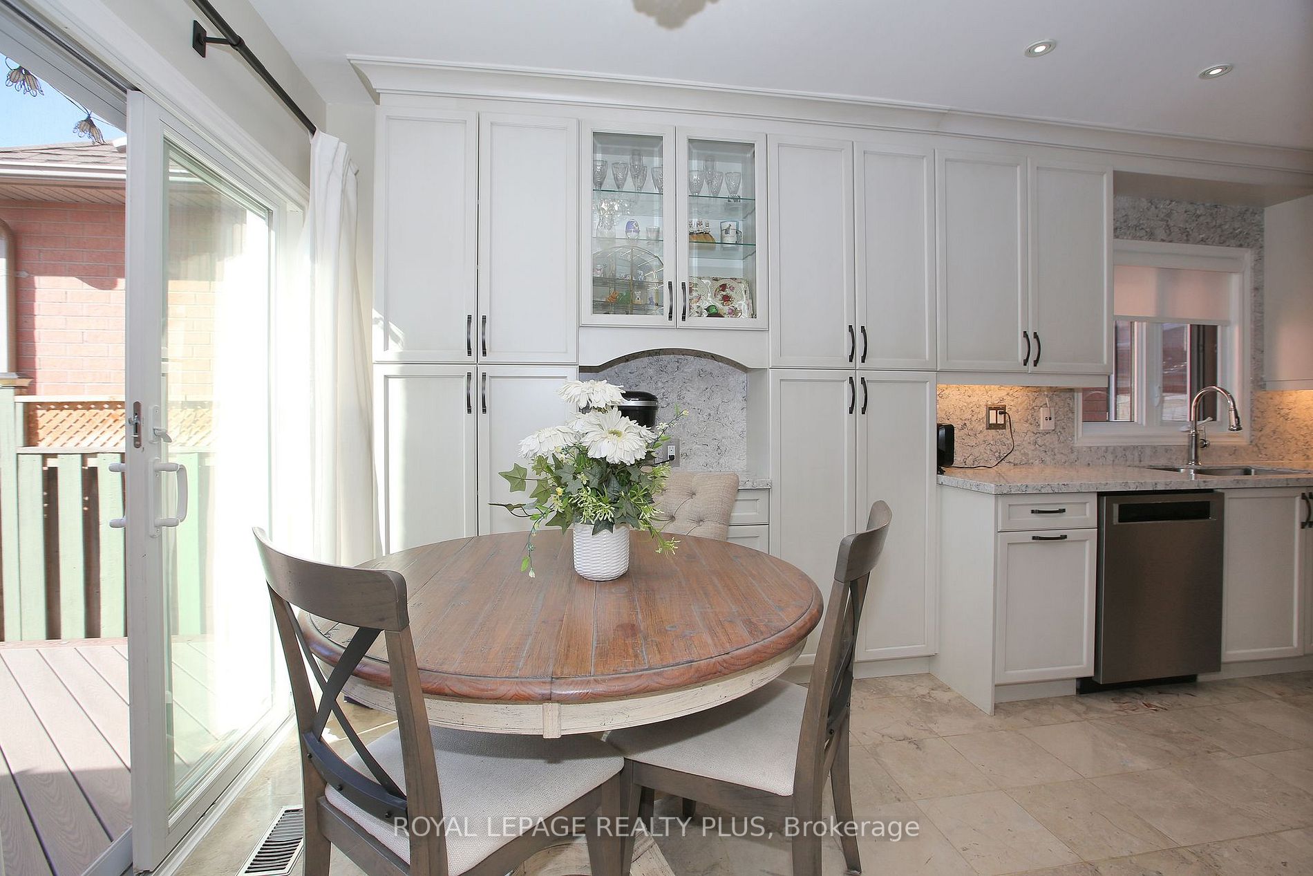 2273 Pell Cres