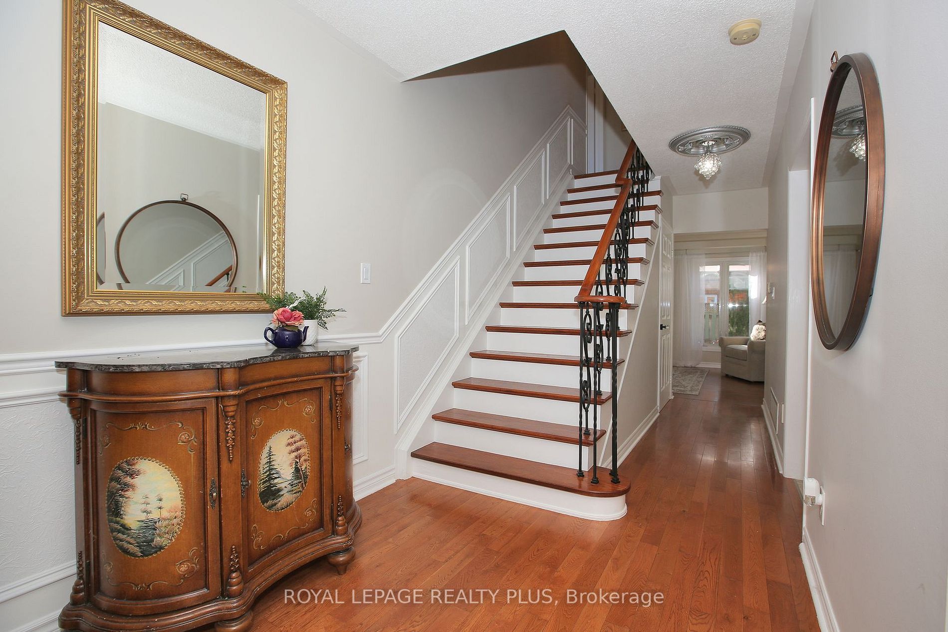 2273 Pell Cres
