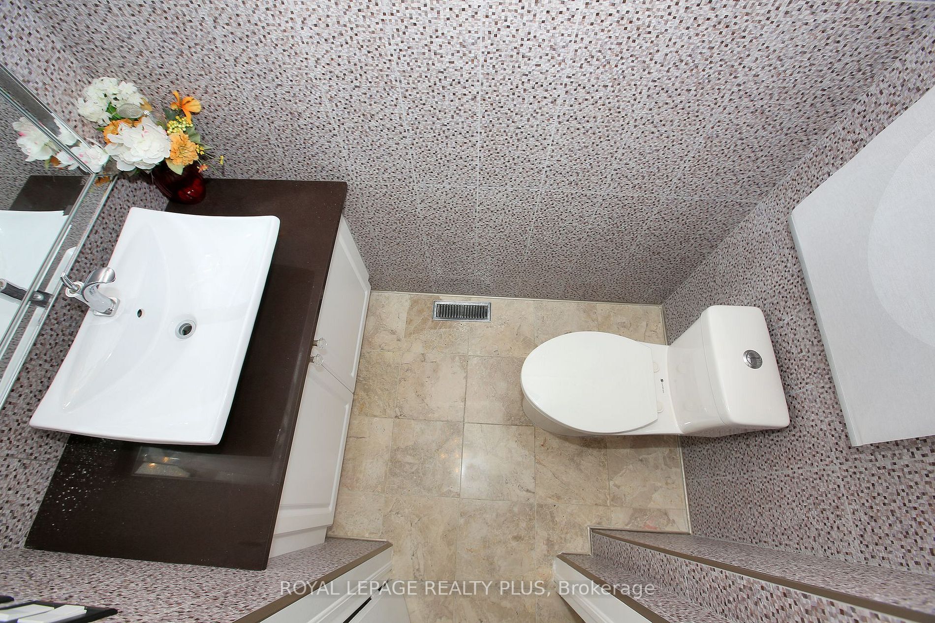 2273 Pell Cres