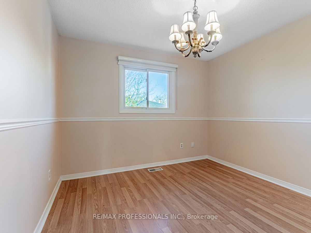 4618 Bismark Cres