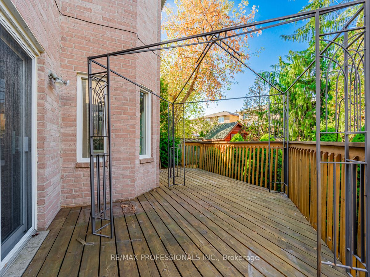 4618 Bismark Cres