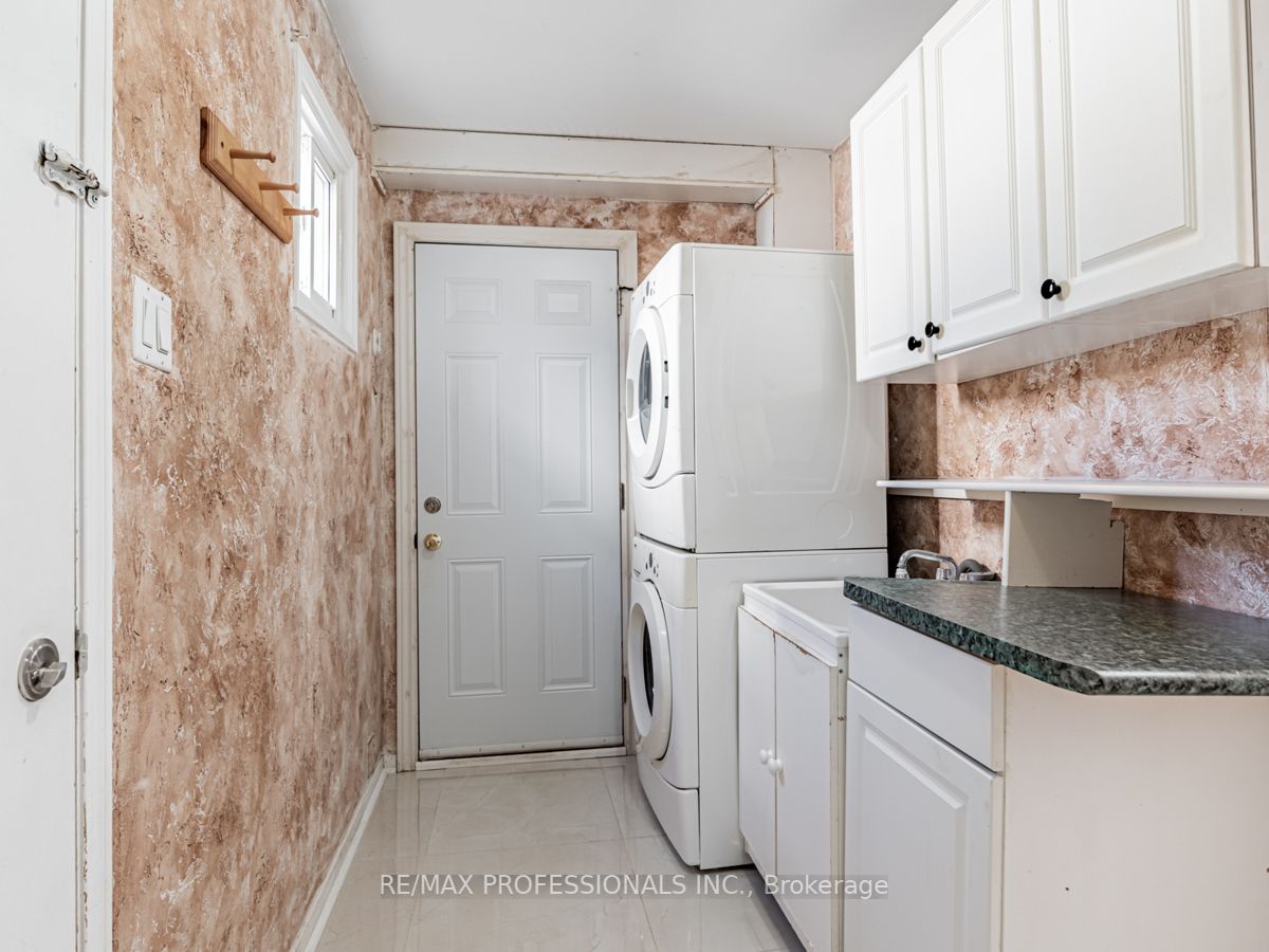 4618 Bismark Cres