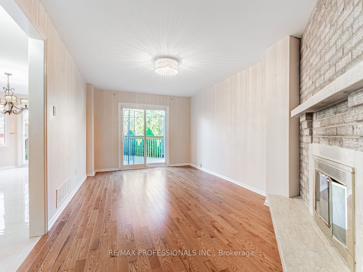 4618 Bismark Cres