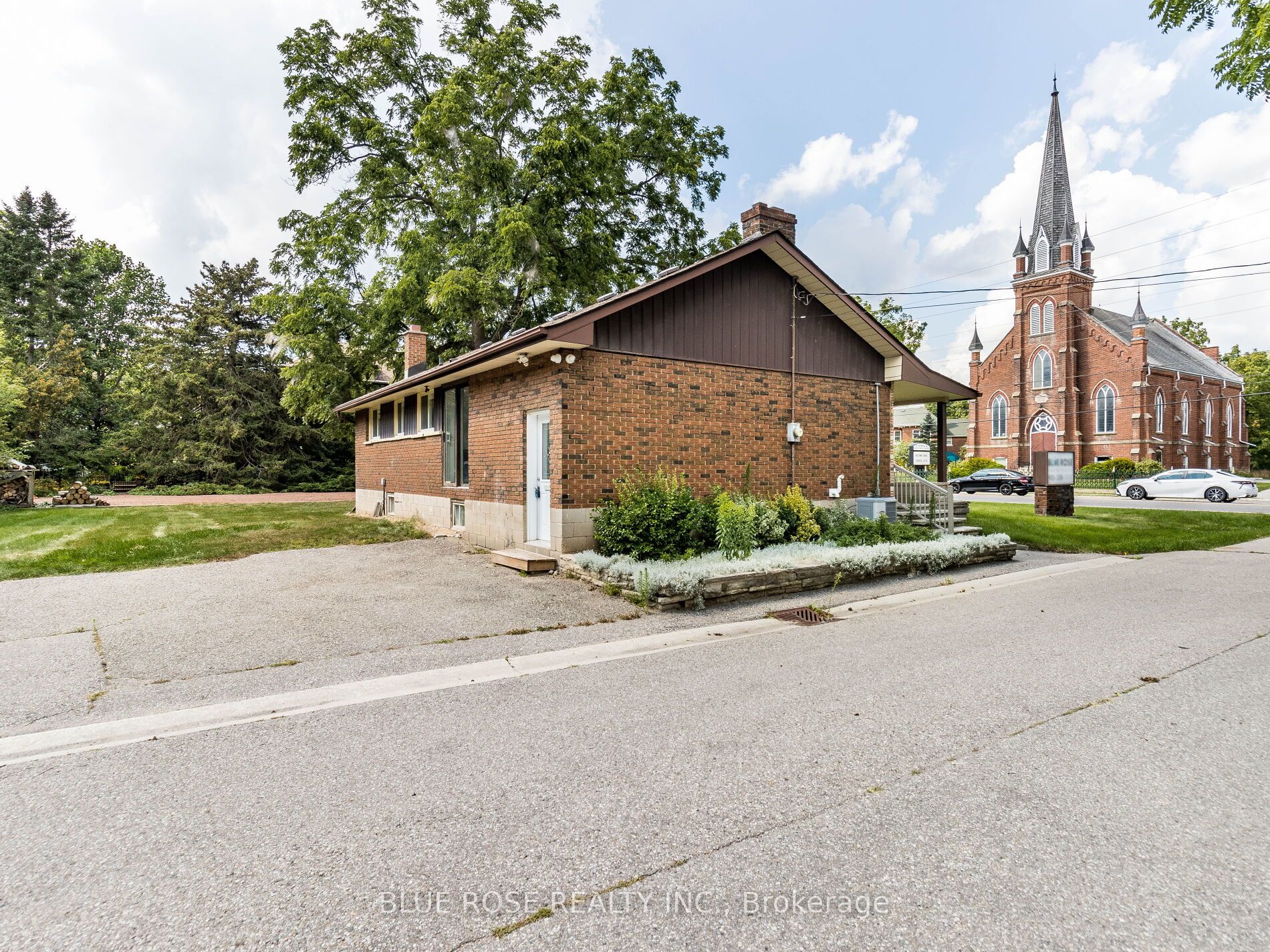 500 Guelph St
