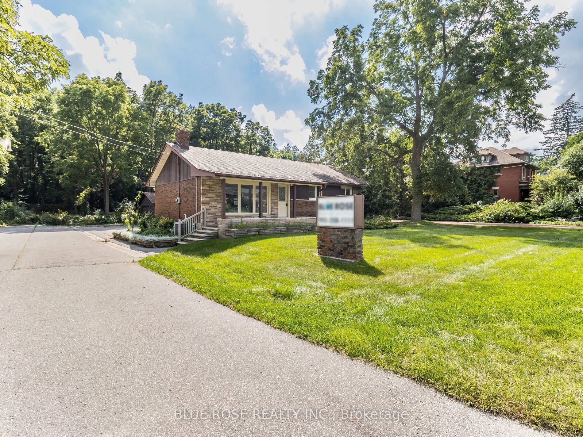 500 Guelph St