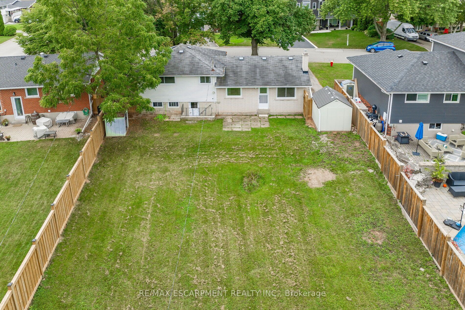 395 Erindale Dr