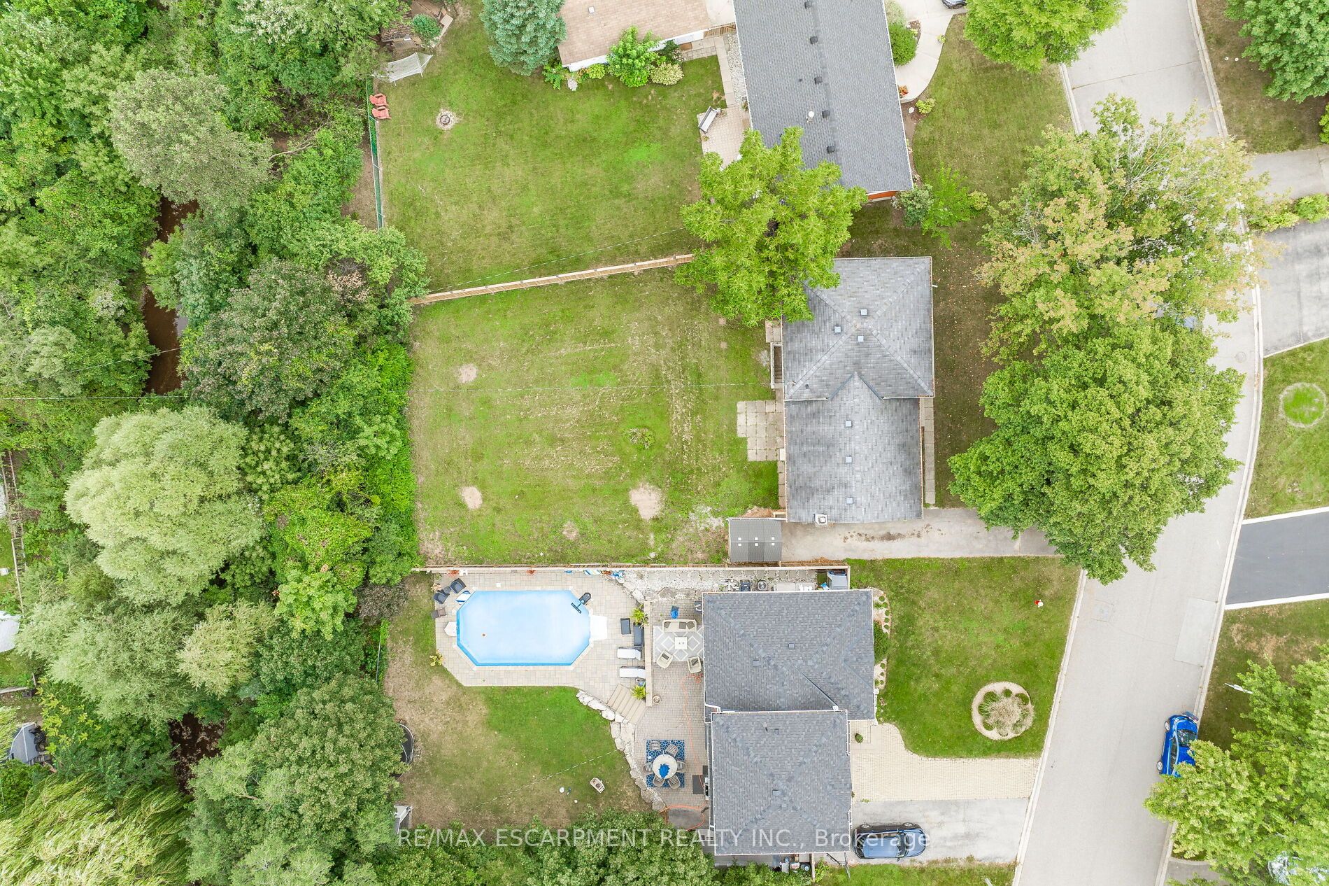395 Erindale Dr