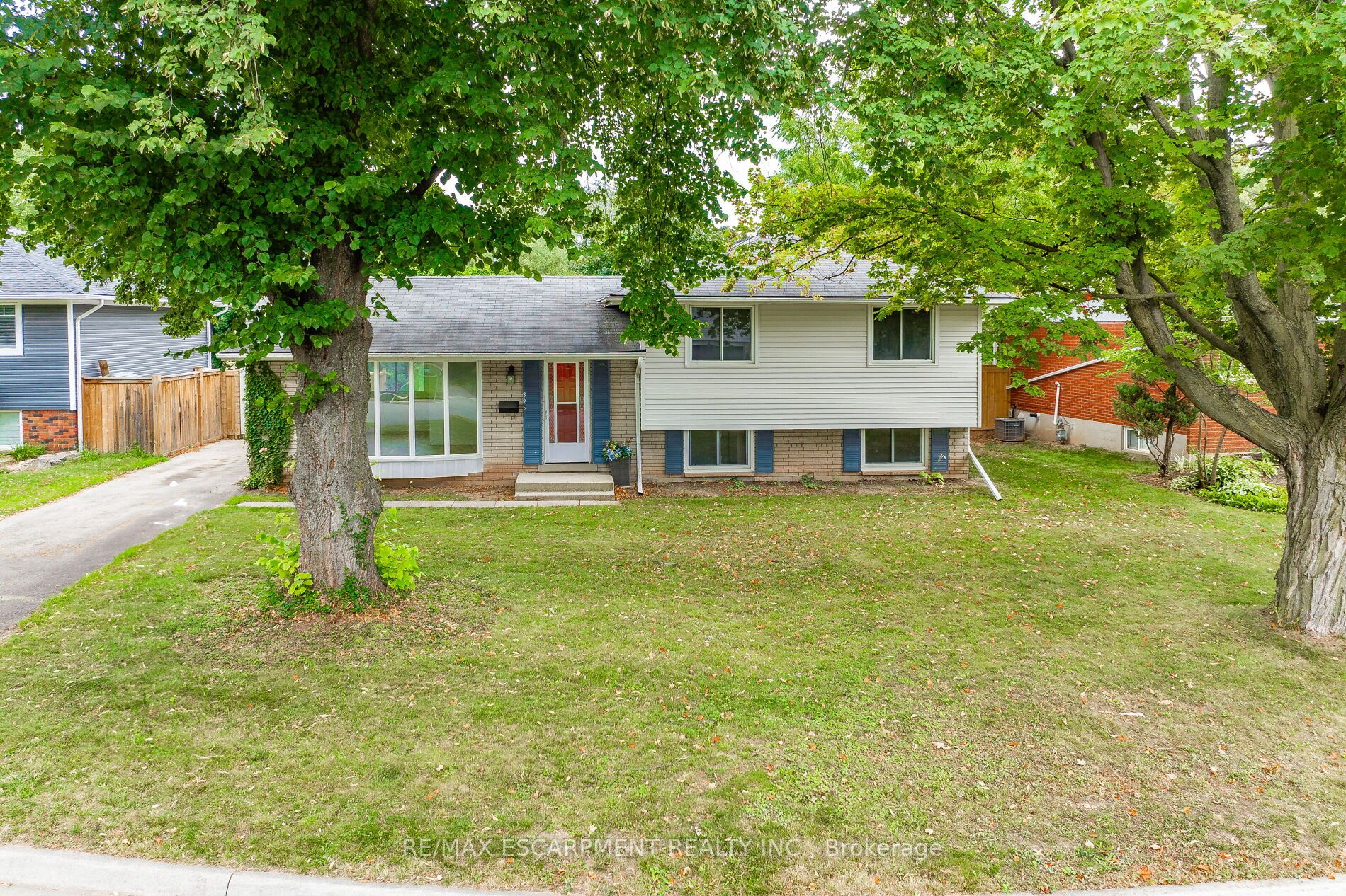 395 Erindale Dr