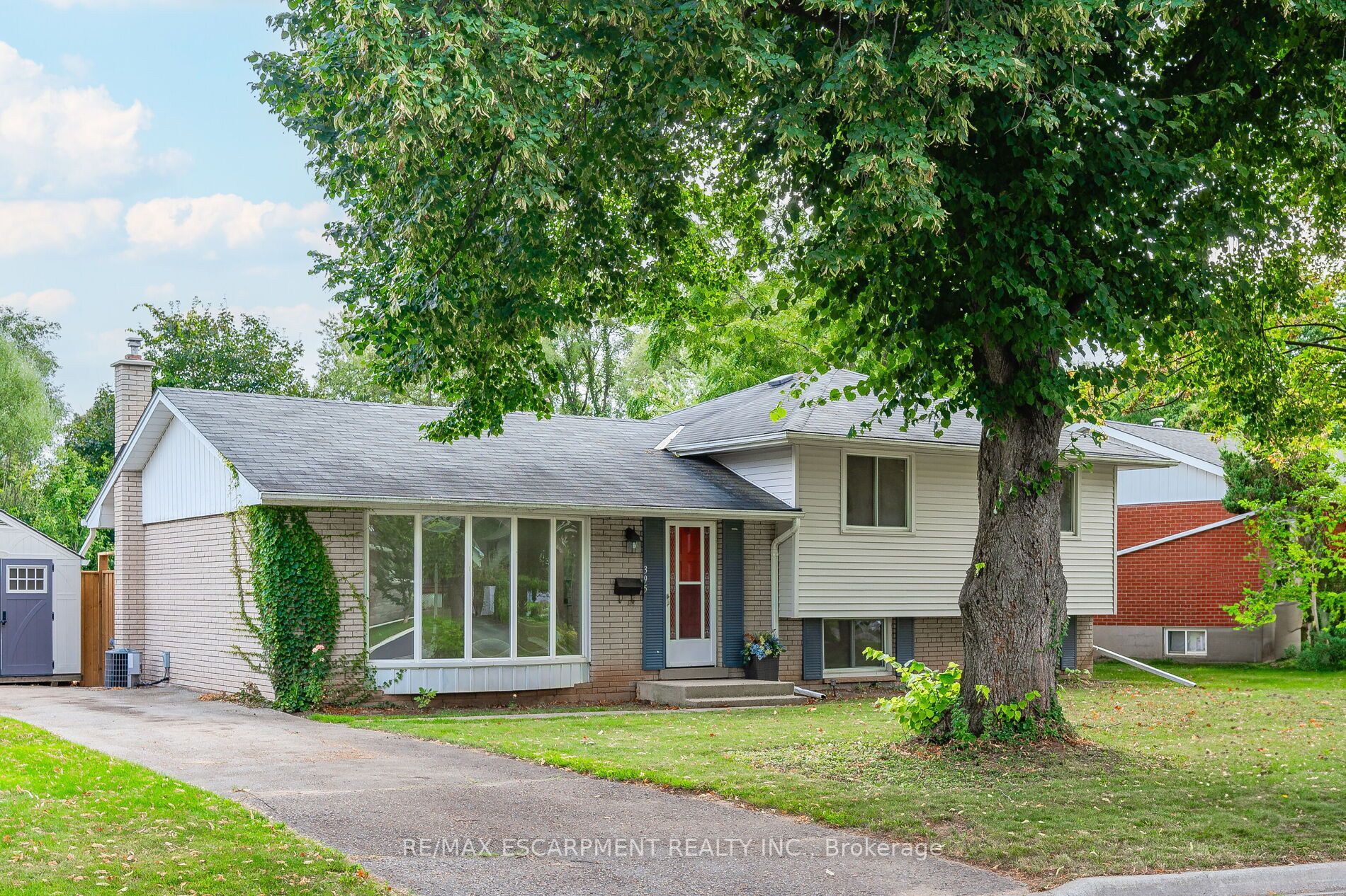 395 Erindale Dr