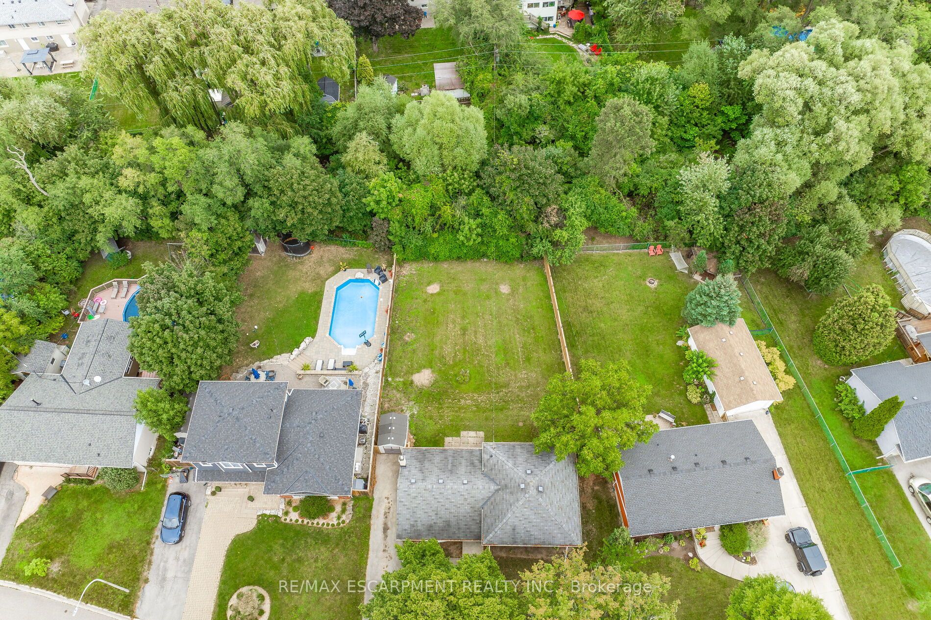 395 Erindale Dr