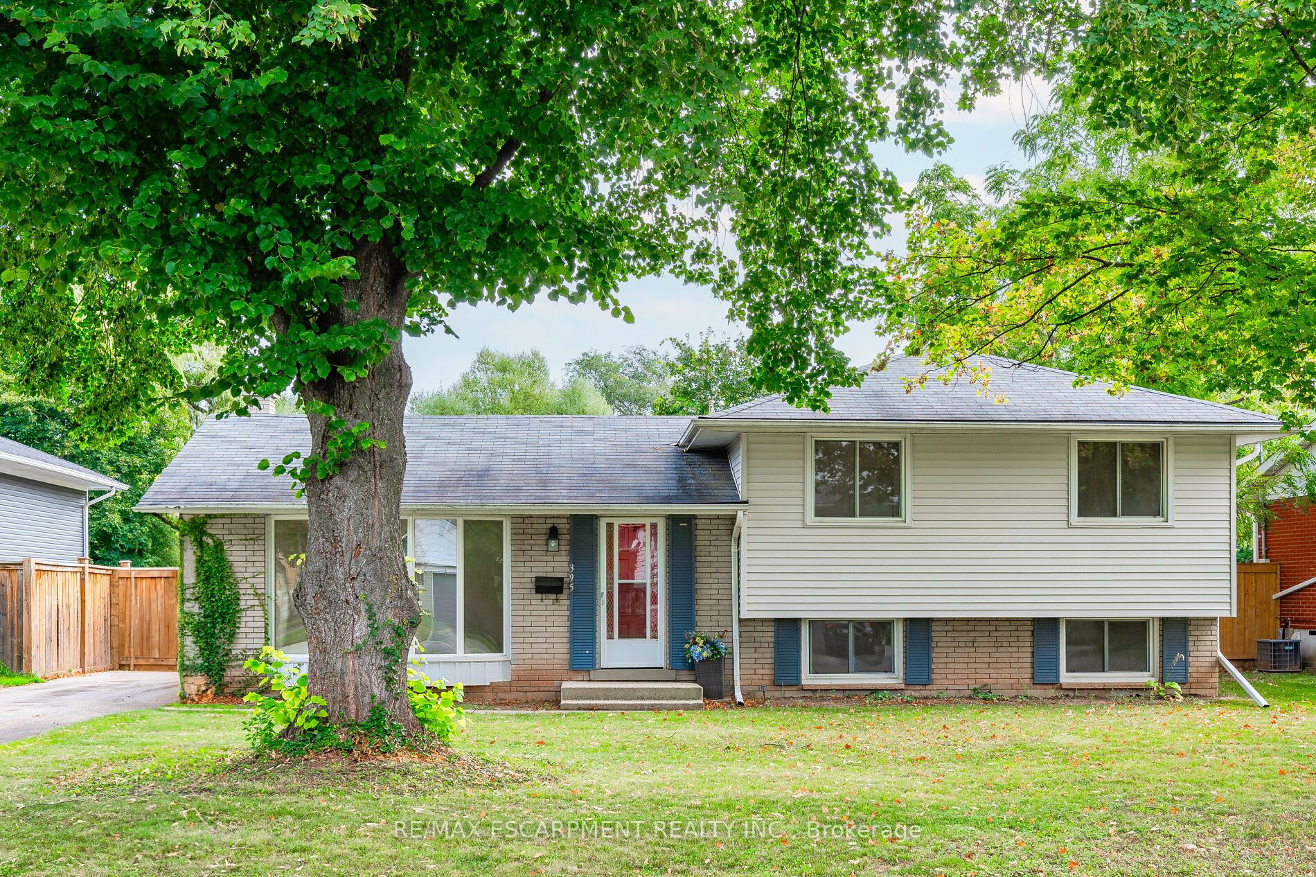 395 Erindale Dr