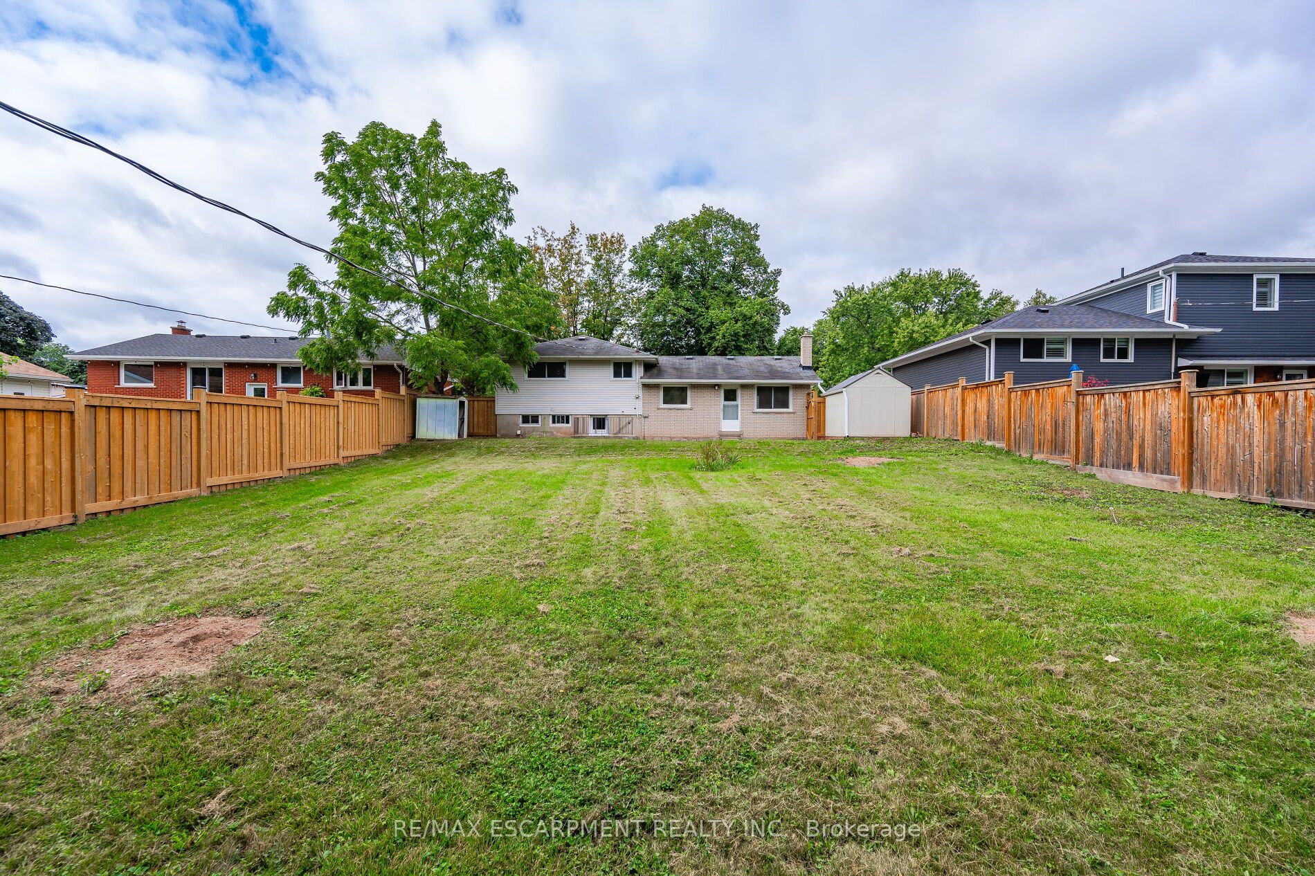 395 Erindale Dr