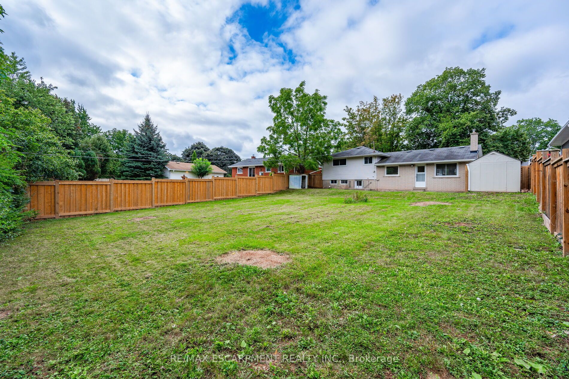 395 Erindale Dr