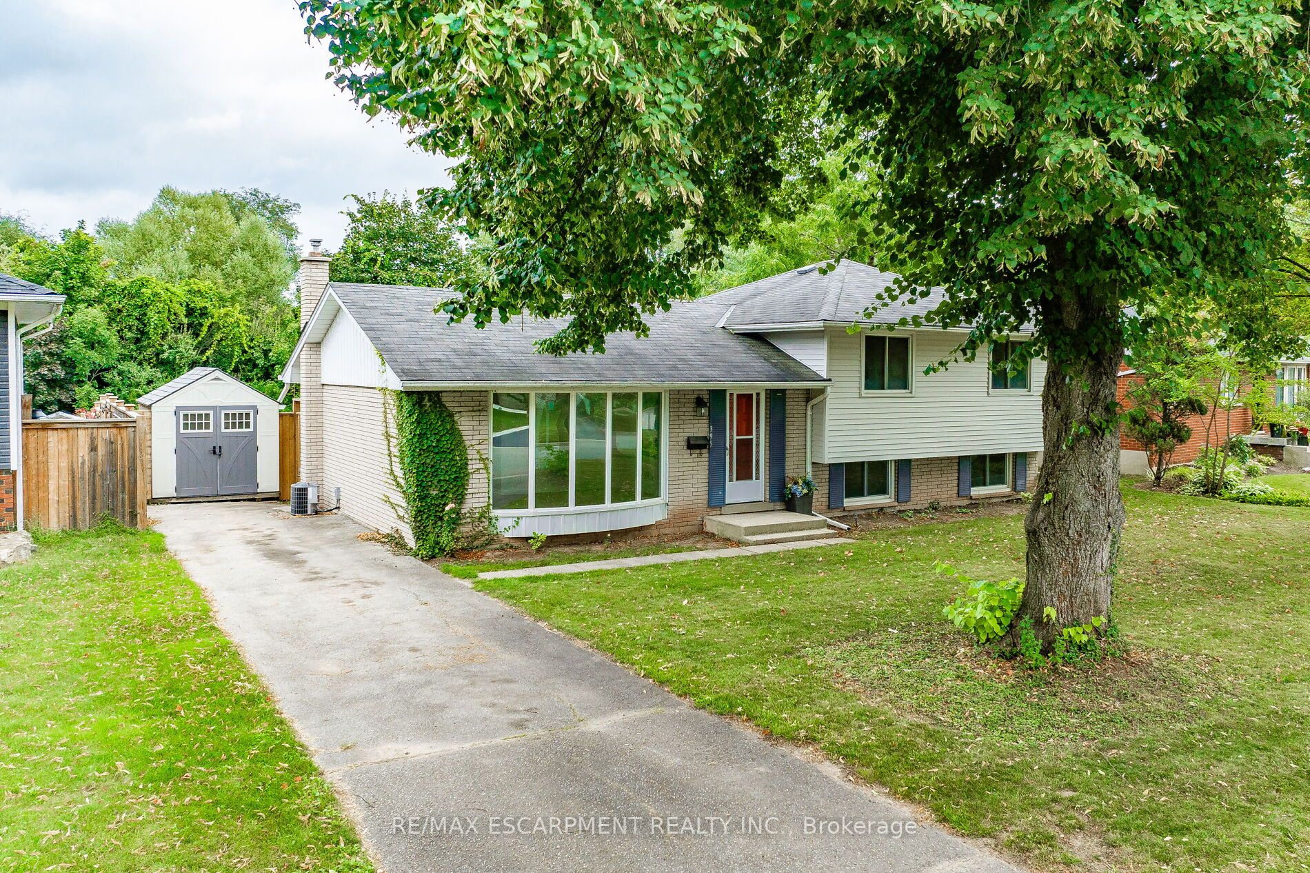 395 Erindale Dr
