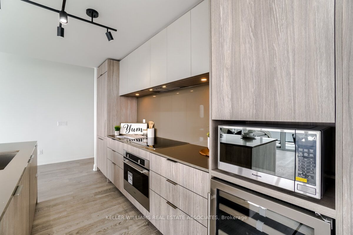 70 Annie Craig Dr, #4004