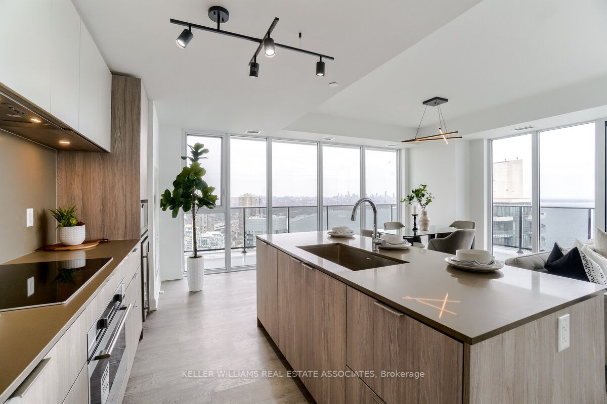 70 Annie Craig Dr, #4004