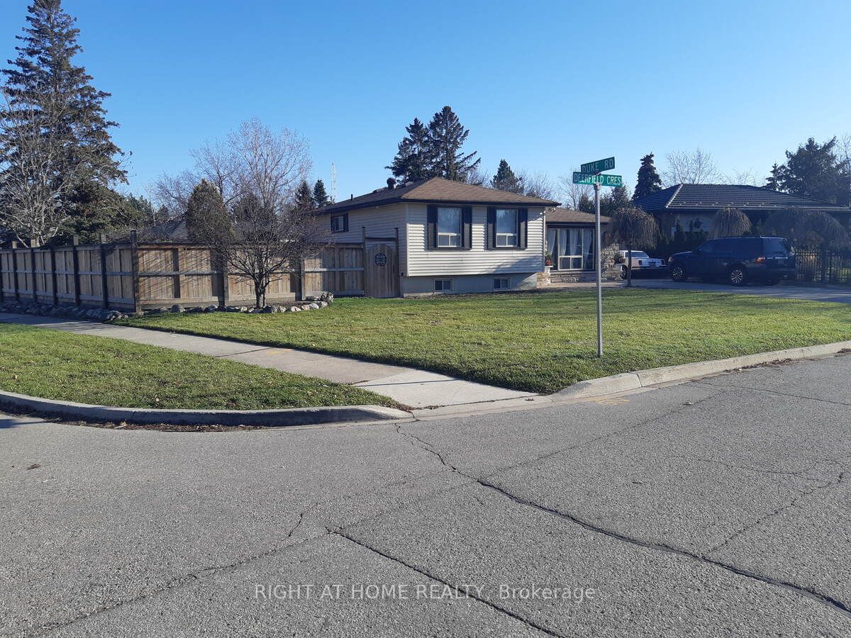 33 Deerfield Cres