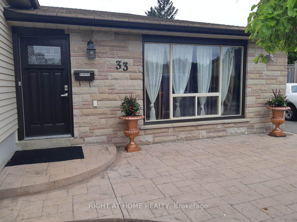 33 Deerfield Cres