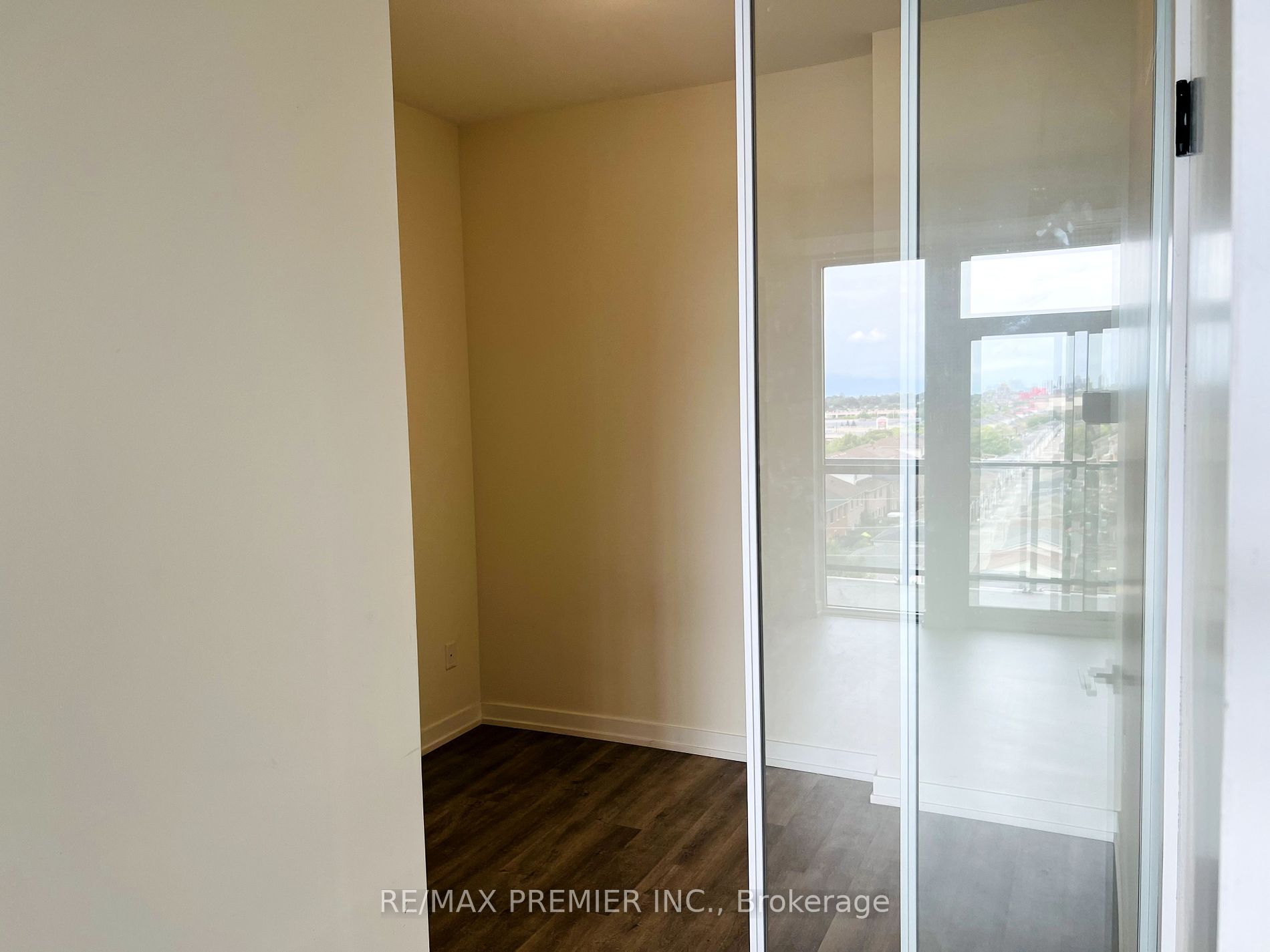 2300 St Clair Avenue W #615