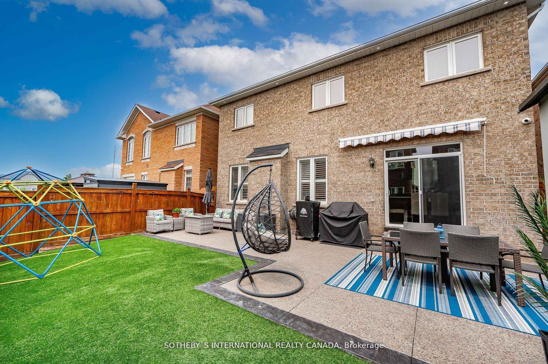 41 Amaryllis Dr