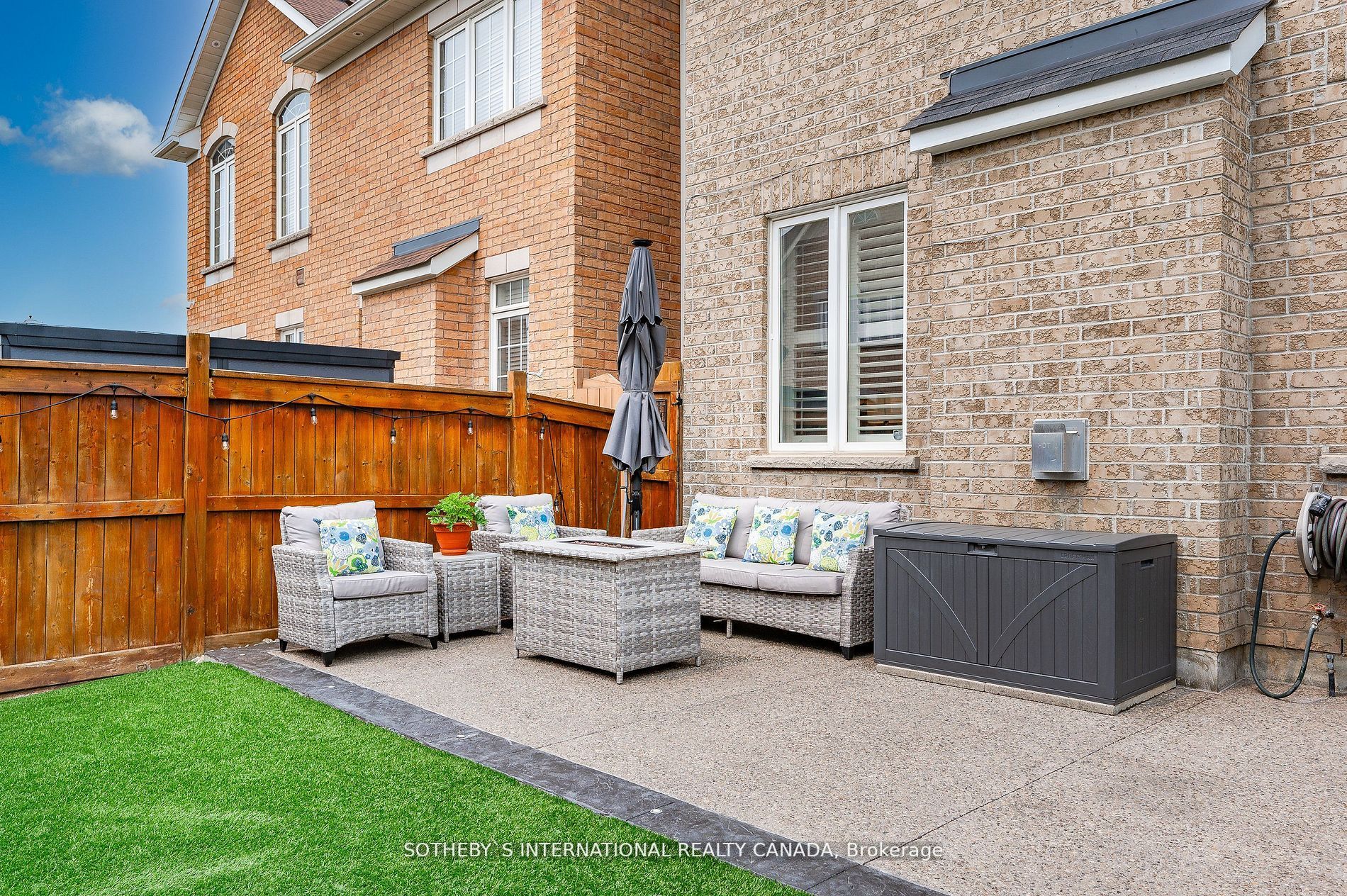41 Amaryllis Dr