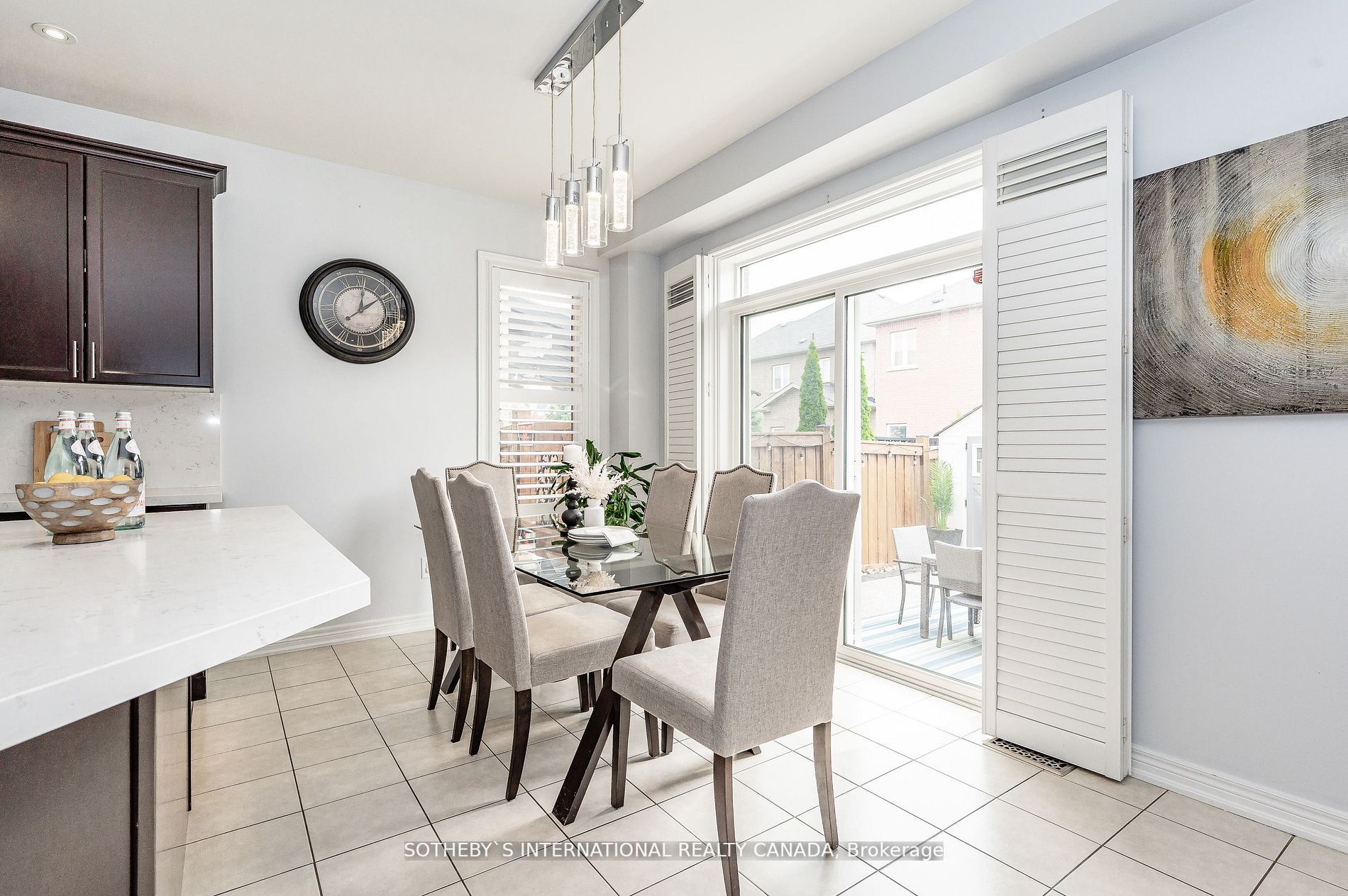 41 Amaryllis Dr