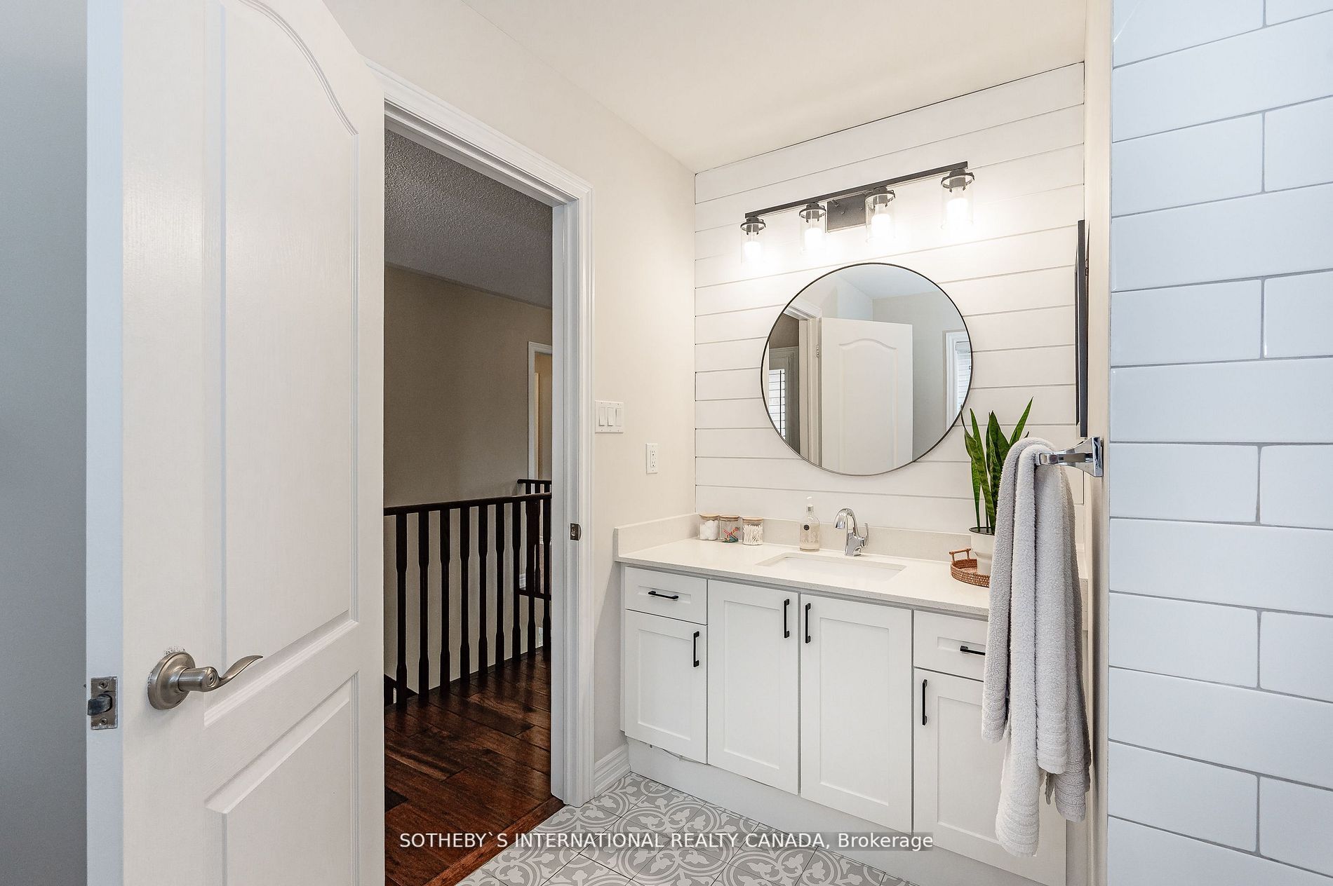 41 Amaryllis Dr