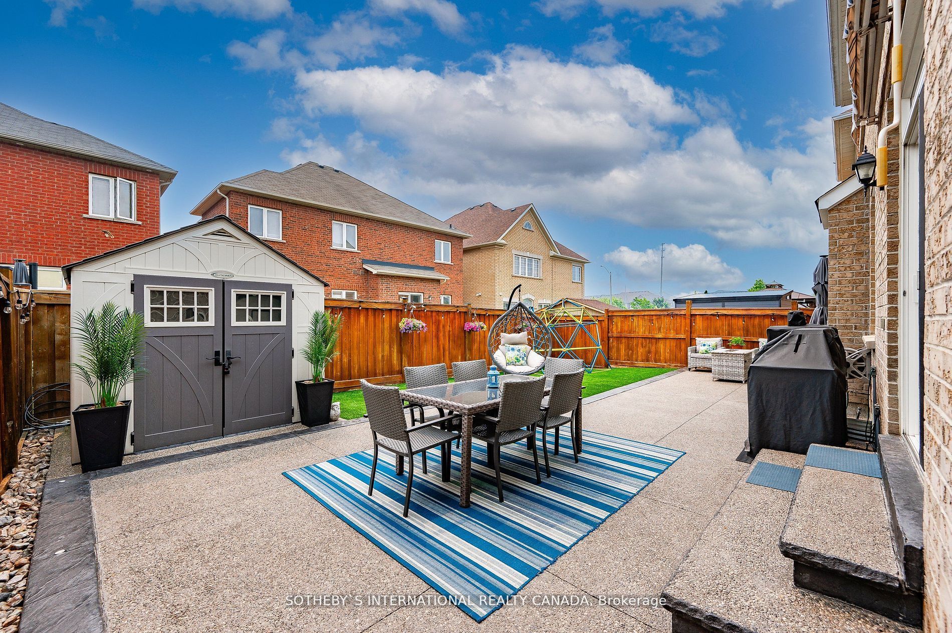 41 Amaryllis Dr