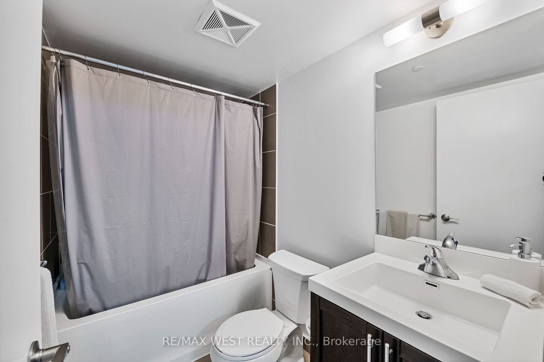 800 Lawrence Ave W, #401